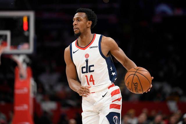 勇士促成NBA史上首个六方交易 李凯尔正式加盟