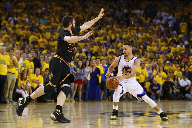 张镇麟37分辽宁胜上海 沈梓捷22分深圳胜天津